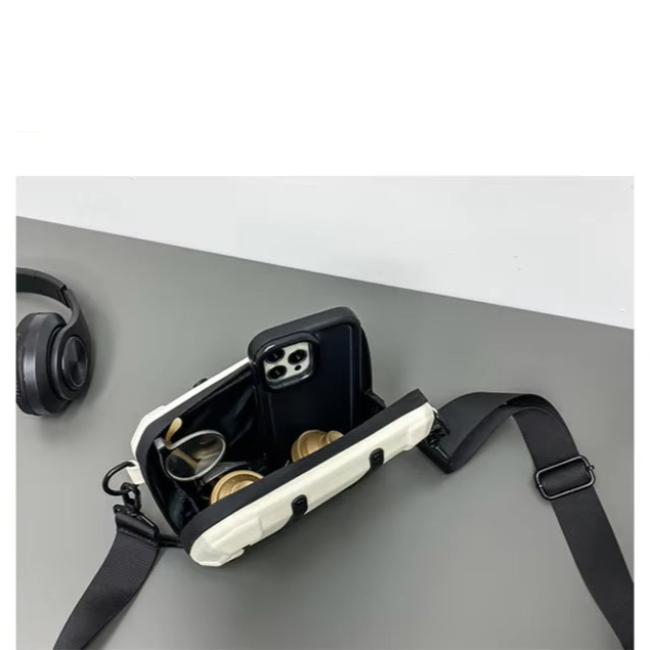 Felix | Compact Shoulder Bag