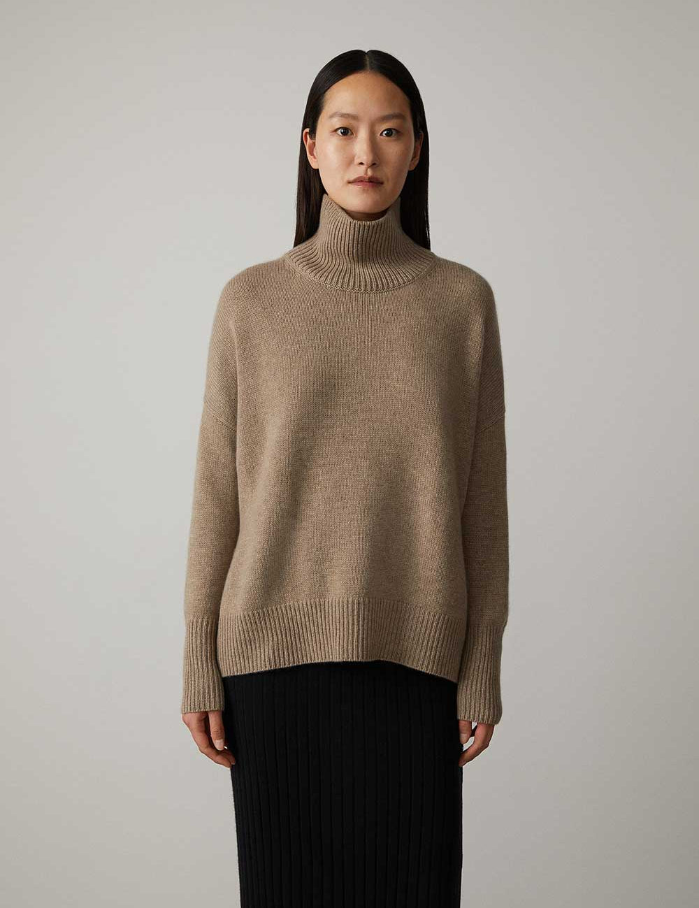 Sweater made of noble cashmere mix with a stylish turtleneck-3