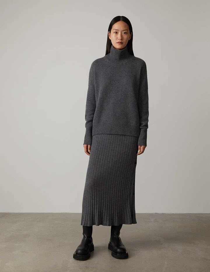 Sweater made of noble cashmere mix with a stylish turtleneck-6