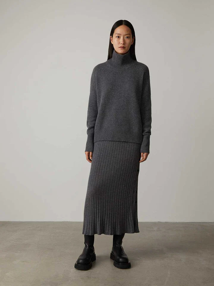 Sweater made of noble cashmere mix with a stylish turtleneck-6