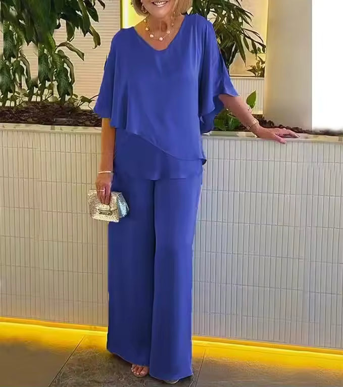 Elegant Women's Outfit - Flattering Two-Piece Set for Effortless Style and Comfort 0