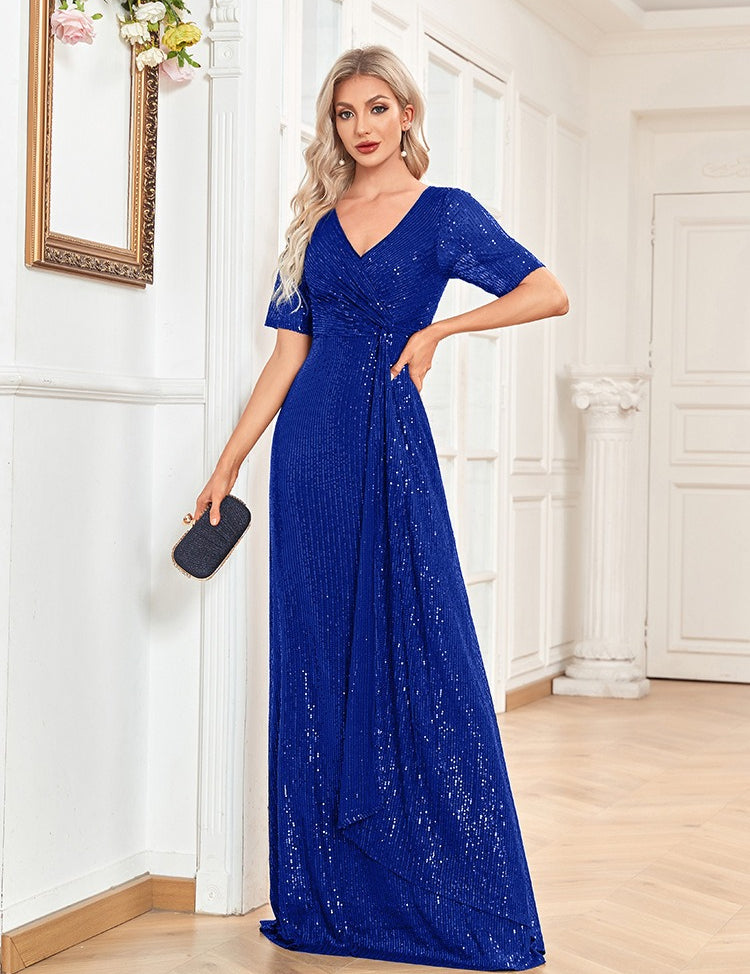 ELIA | An elegant dress