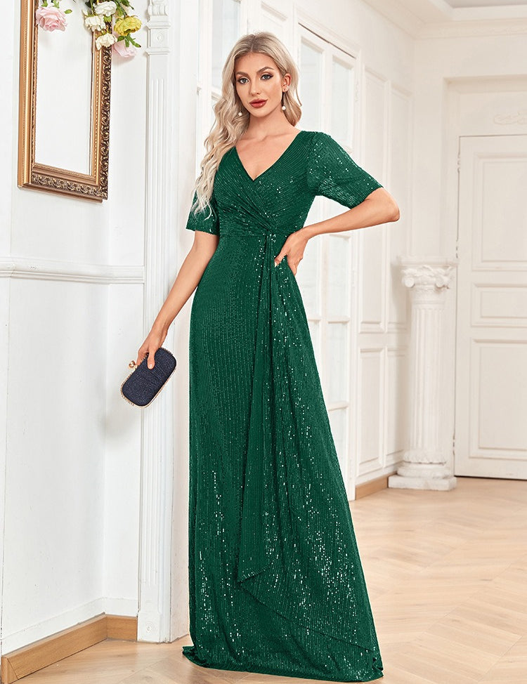 ELIA | An elegant dress