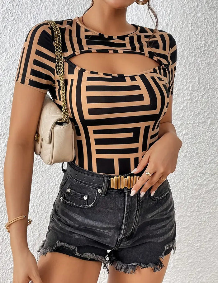 ANNA | Elegant T-shirt with neckline cut