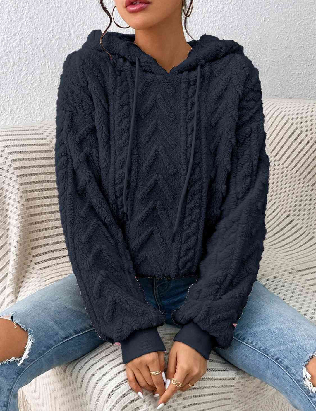 Sweaters with a cord and long arm in a two -tone design for women-4